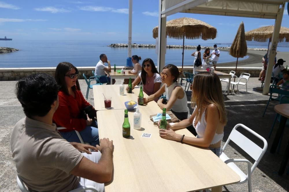 Mucho ambiente en las calles por el buen tiempo y reapertura de negocios.