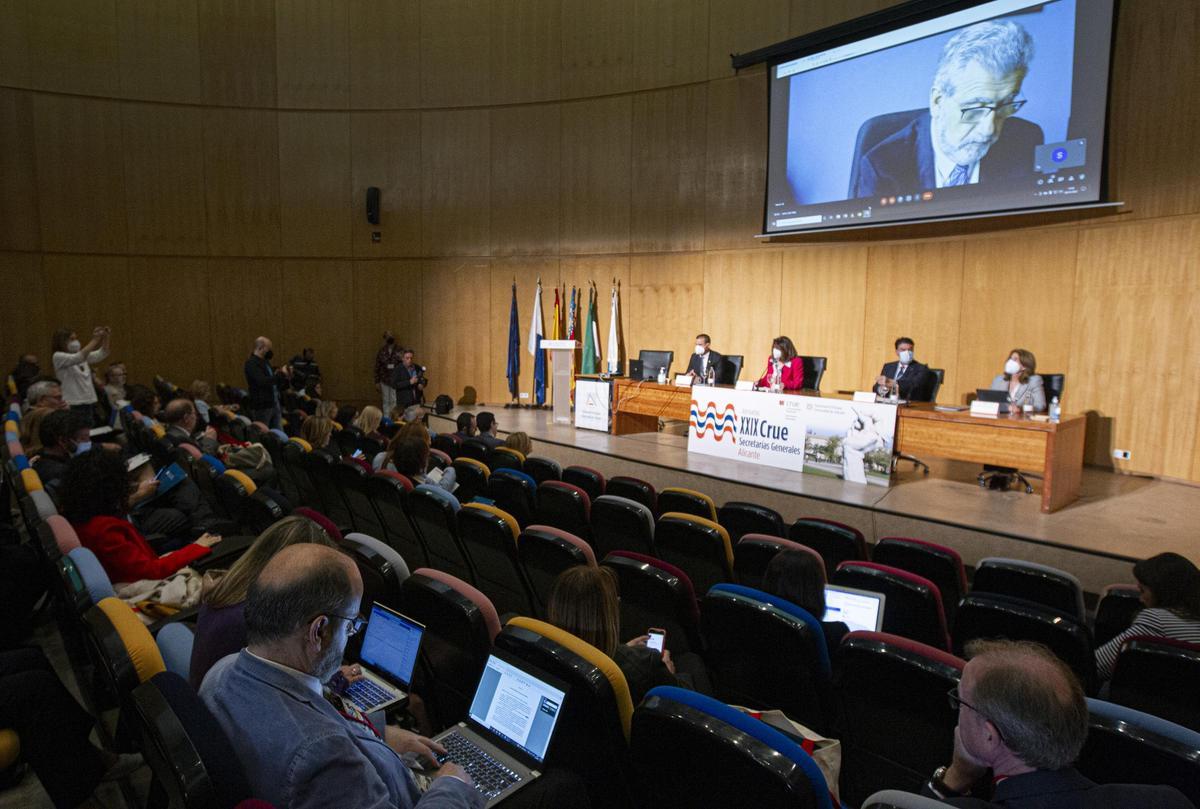 Reunión de la Conferencia de Rectores en Alicante, durante la pandemia