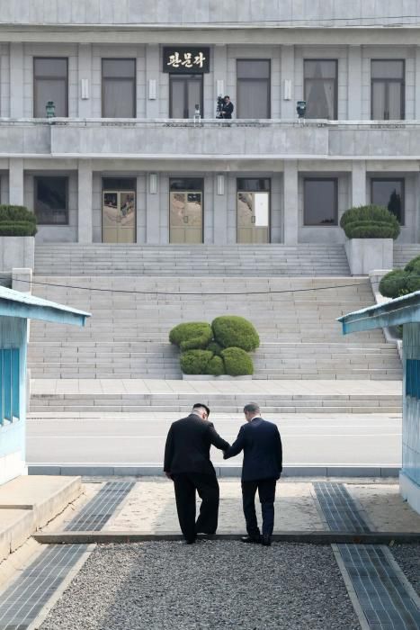 Histórico encuentro entre Kim Jong-un y Moon Jae-i