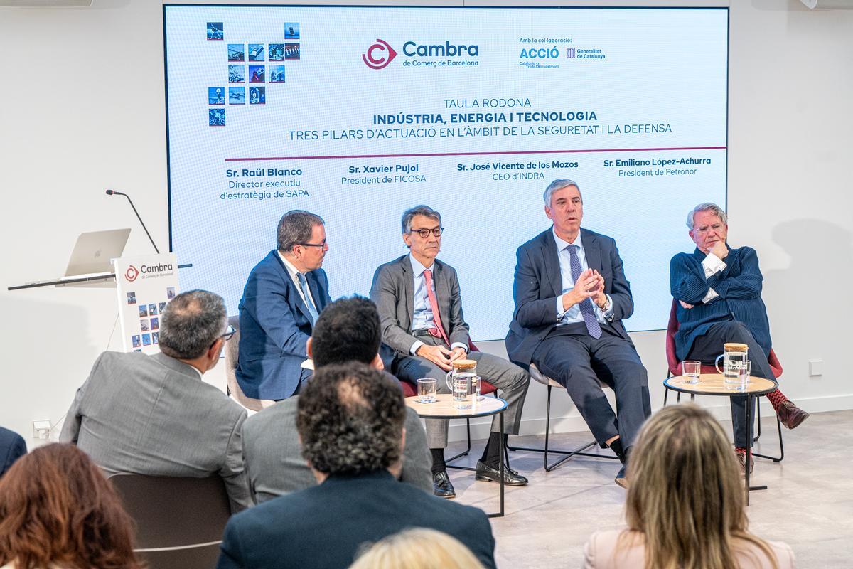 Mesa redonda con los dirigentes de Ficosa, Indra y Petronor