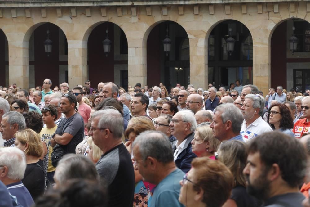 Minuto de silencio en Gijón