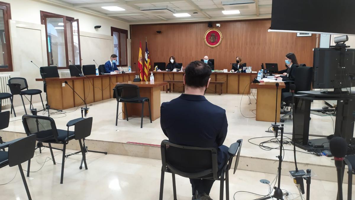 El acusado, hoy durante el juicio en la Audiencia Provincial de Palma.