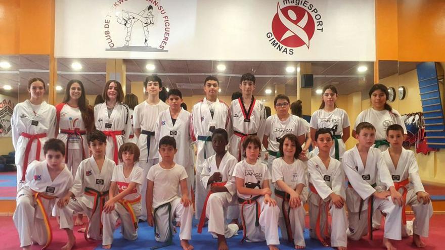 Gran paper del club de taekwondo Jan-Su Figueres