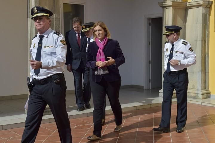 Entrega de diplomas a los Policías Nacionales ...