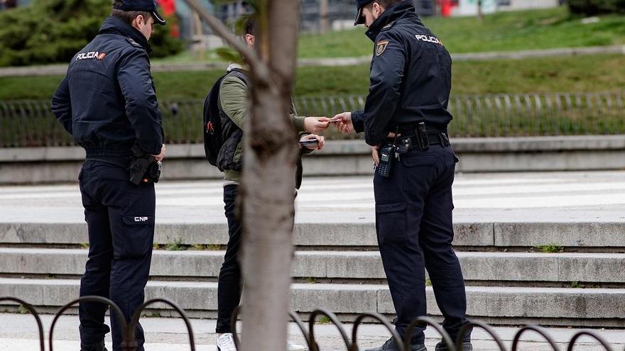 Policía Nacional realizando la investigación