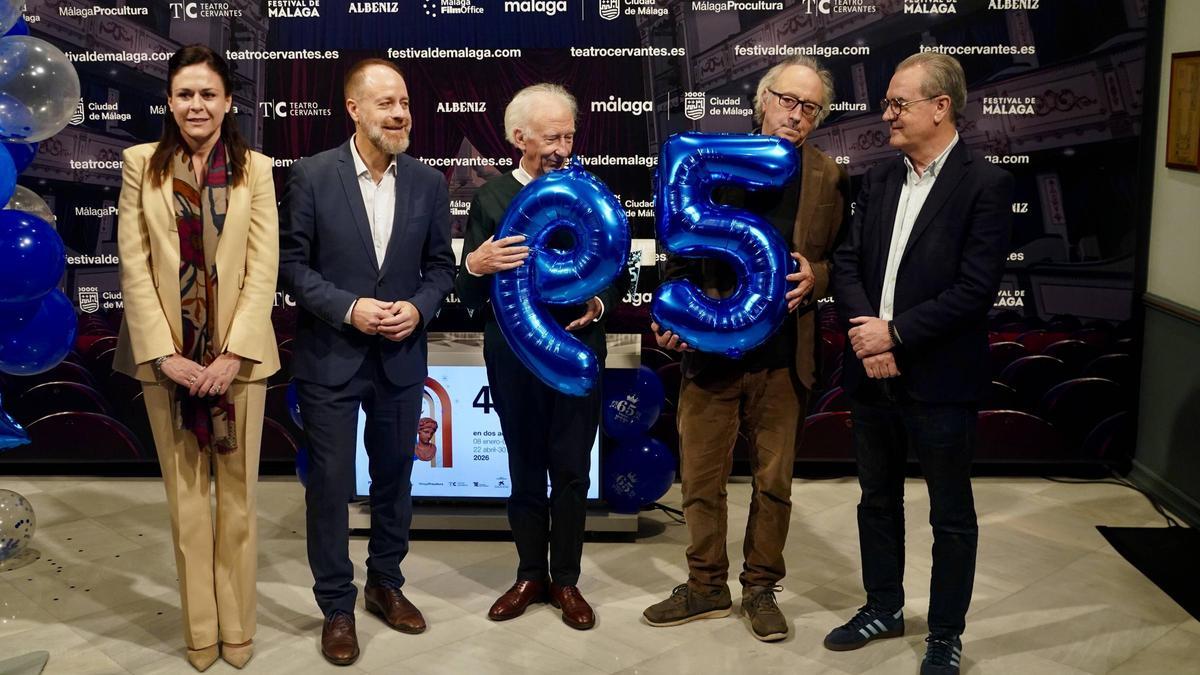 Boadella y Fontserè, con Juan Antonio Vigar y patrocinadores del Festival de Teatro