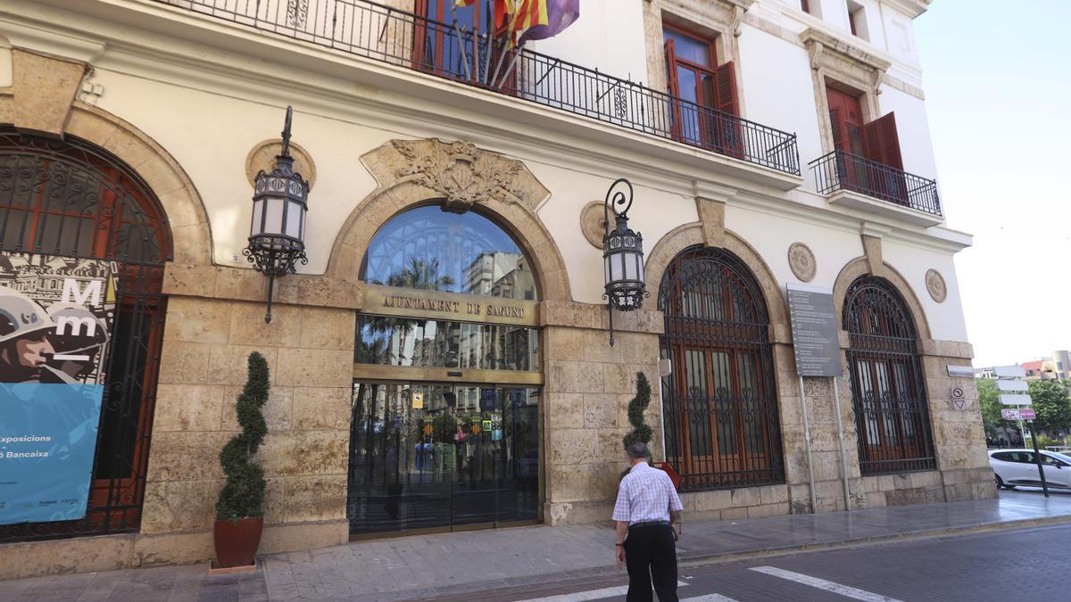 Fachada del ayuntamiento de Sagunt