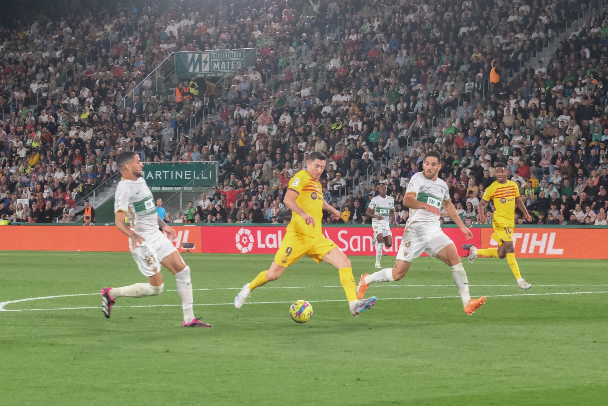 Así se ha vivido el Elche - Barça en el Martínez Valero