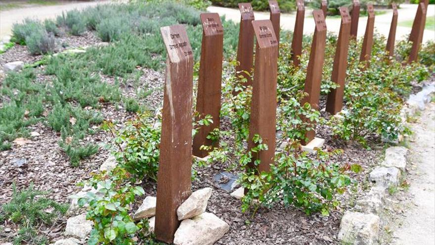 El monumento a las Trece Rosas, vandalizado