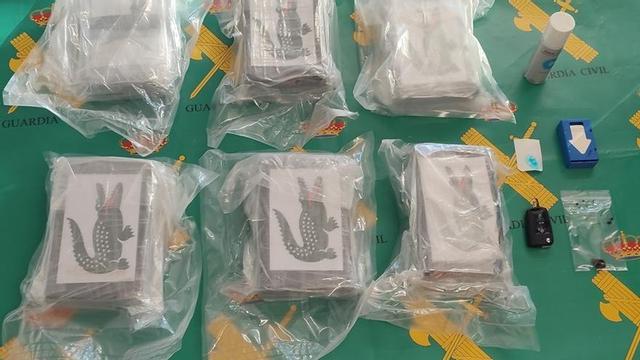 Detenido en el puerto de Dénia con siete kilos de cocaína en el coche antes de viajar a Ibiza