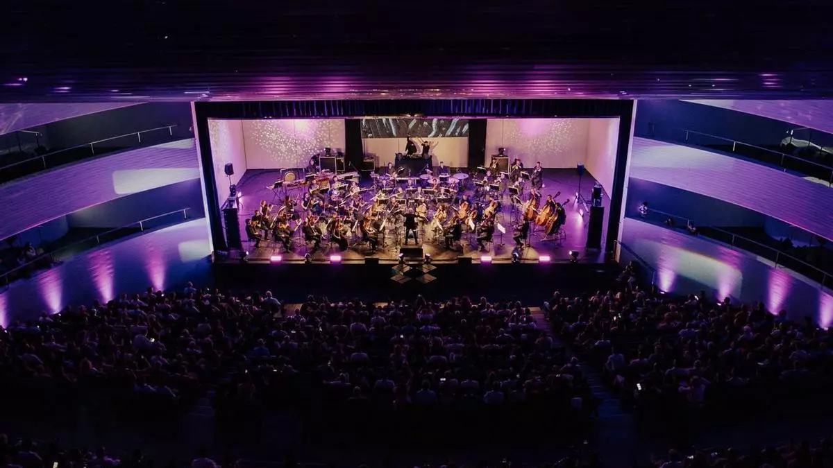 Los Primos y la Oex revolucionan el panorama musical pacense: "Quiero un concierto de estos una vez al año"