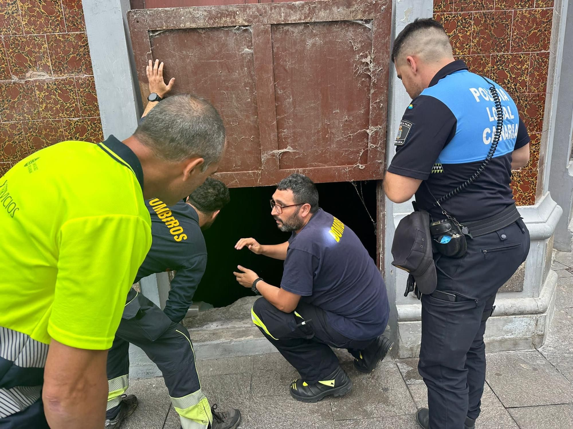 Sucesos en Canarias: se adentra se adentra en la canalización subterránea y explora la ciudad