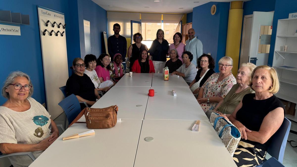 La consellera ha visitado la primera jornada del taller para la salud mental.