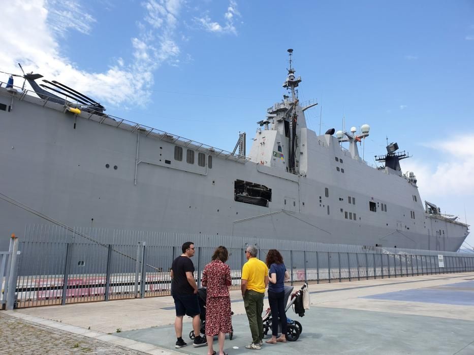 Descubre por dentro el portaaviones ''Juan Carlos I'', atracado en Vigo. // Marta G. Brea