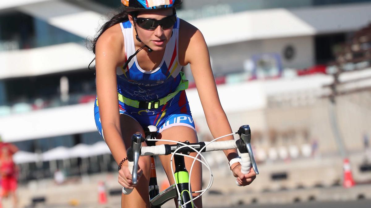 Búscate en las imágenes del campeonato de Europa de Triatlón . Distancia Olímpica