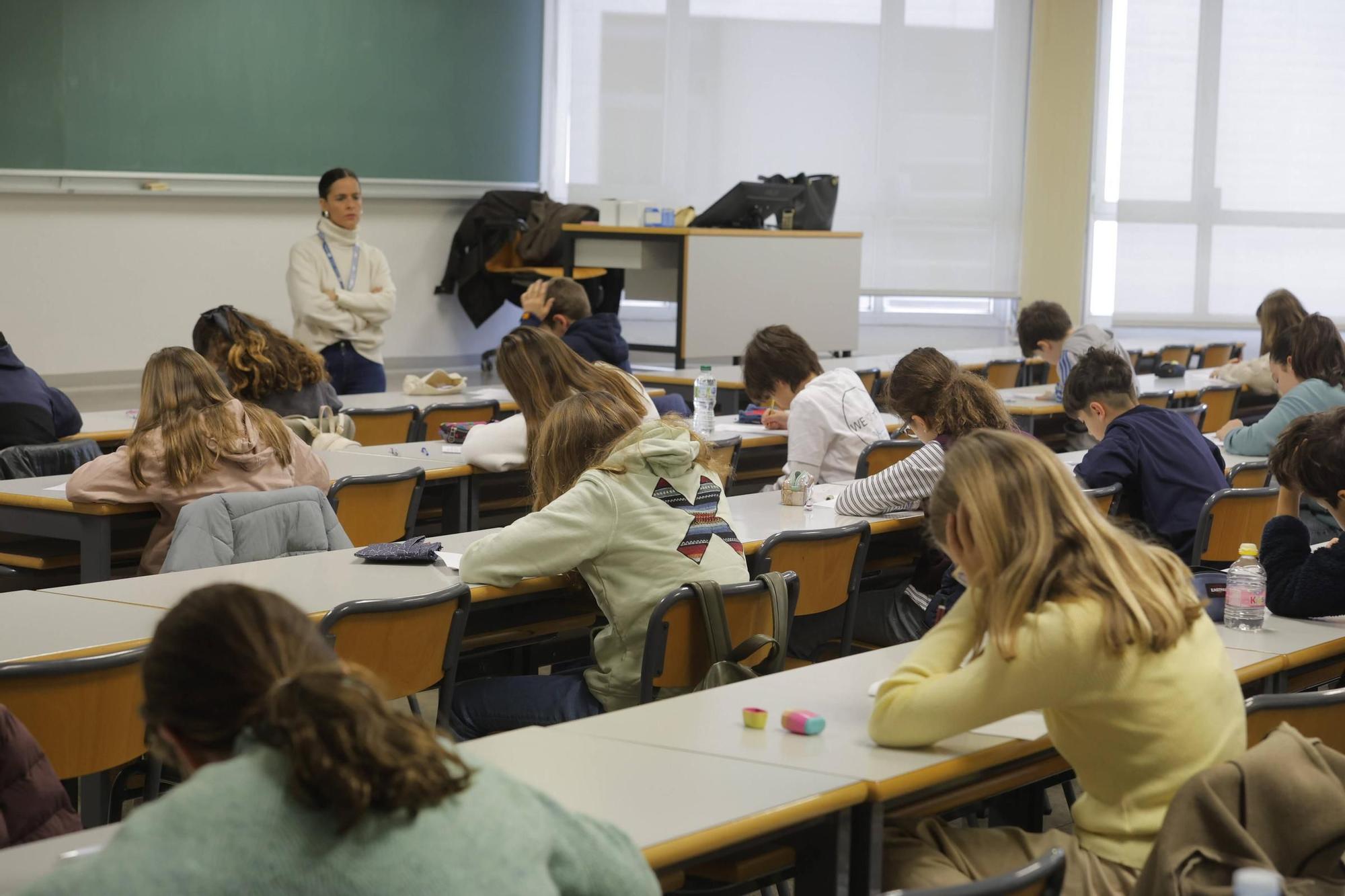Dos mil niños participan en la Olimpiada Matemática que hoy ha organizado el Colegio Guadalaviar en la UPV