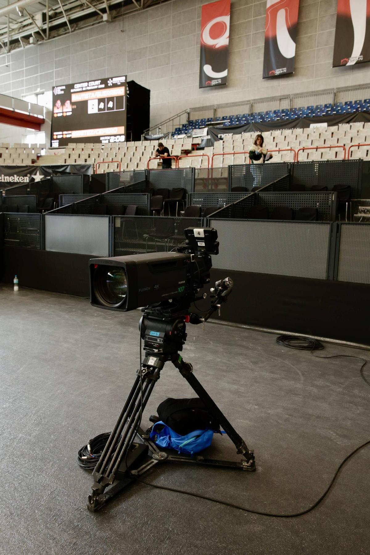 Todo listo en Gijón para disfrutar del mejor pádel internacional (en imágenes)