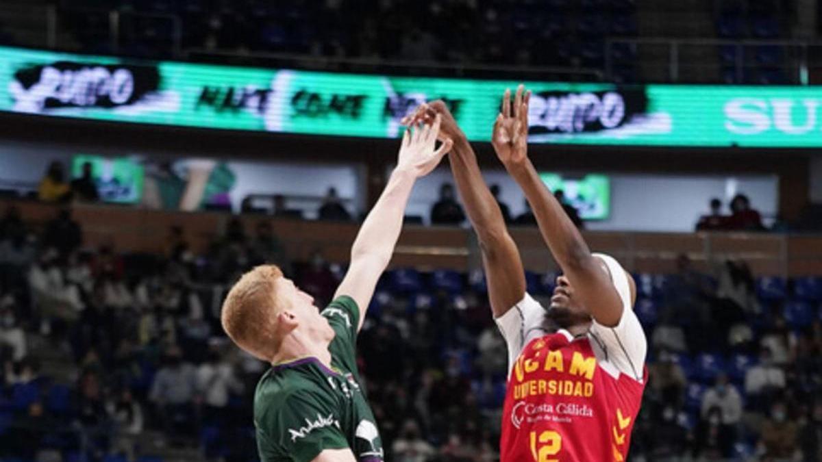 Este triple final de McFadden le dio en marzo la victoria al UCAM en el Carpena. | ACBPHOTO