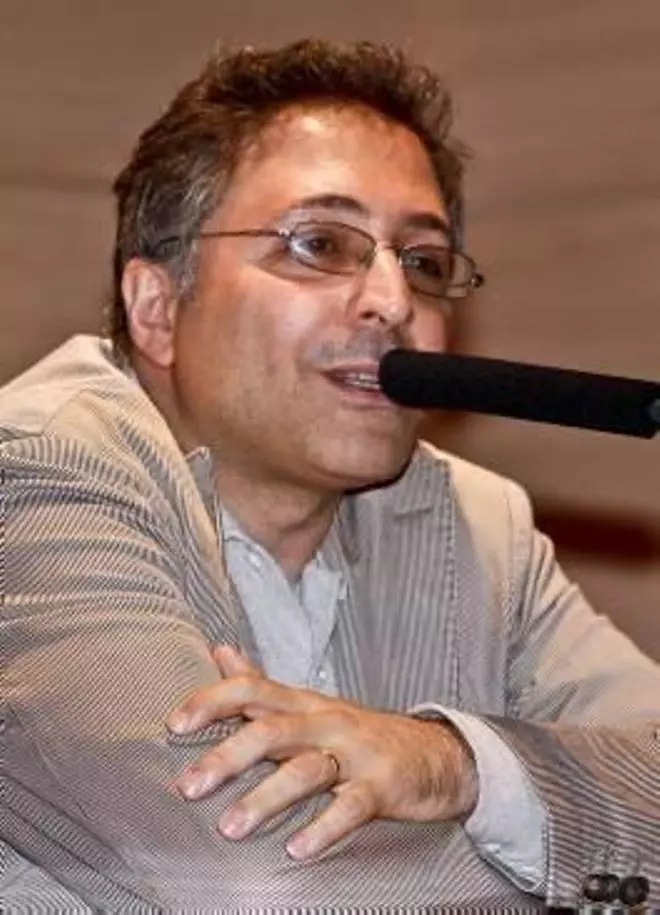 Doménico Cosenza: «Las parejas pueden gozar sin una relación sexual como la entendemos»