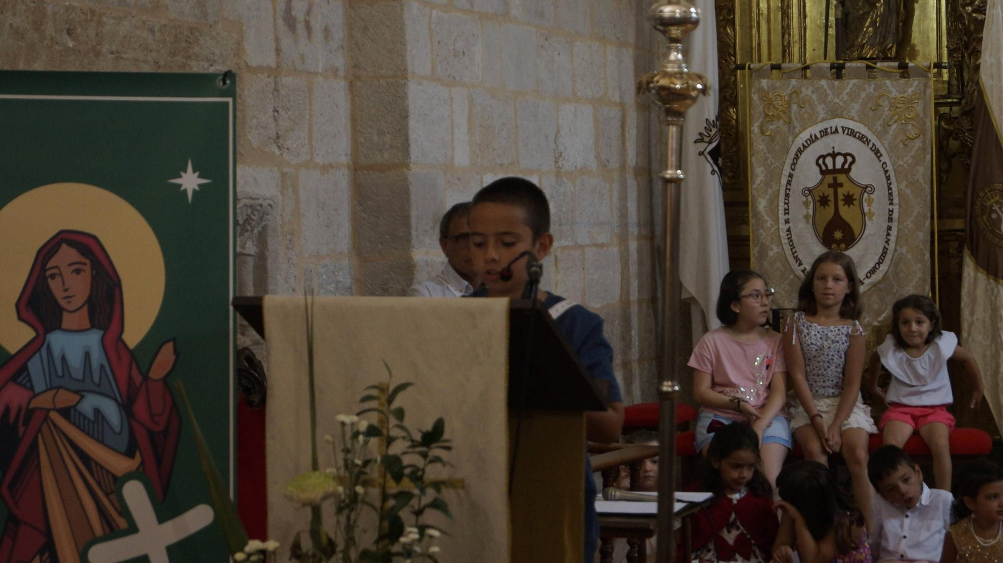 Procesión de los niños organizada por la Cofradía del Carmen de San Isidoro