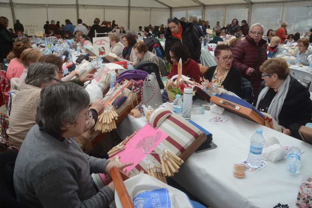 Las palilleiras tejen vínculos en Sanxenxo