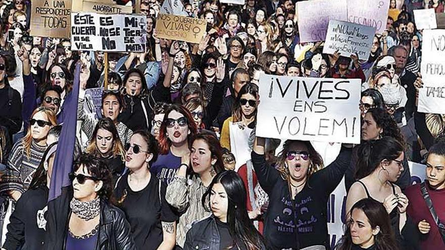 Imagen de una manifestaciÃ³n contra la violencia de gÃ©nero celebrada en Palma.