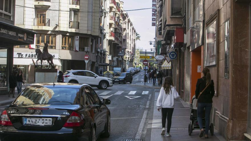Al fondo, la calle Alfonso XII, que deberá asumir el tráfico que no circule por la Corredora.