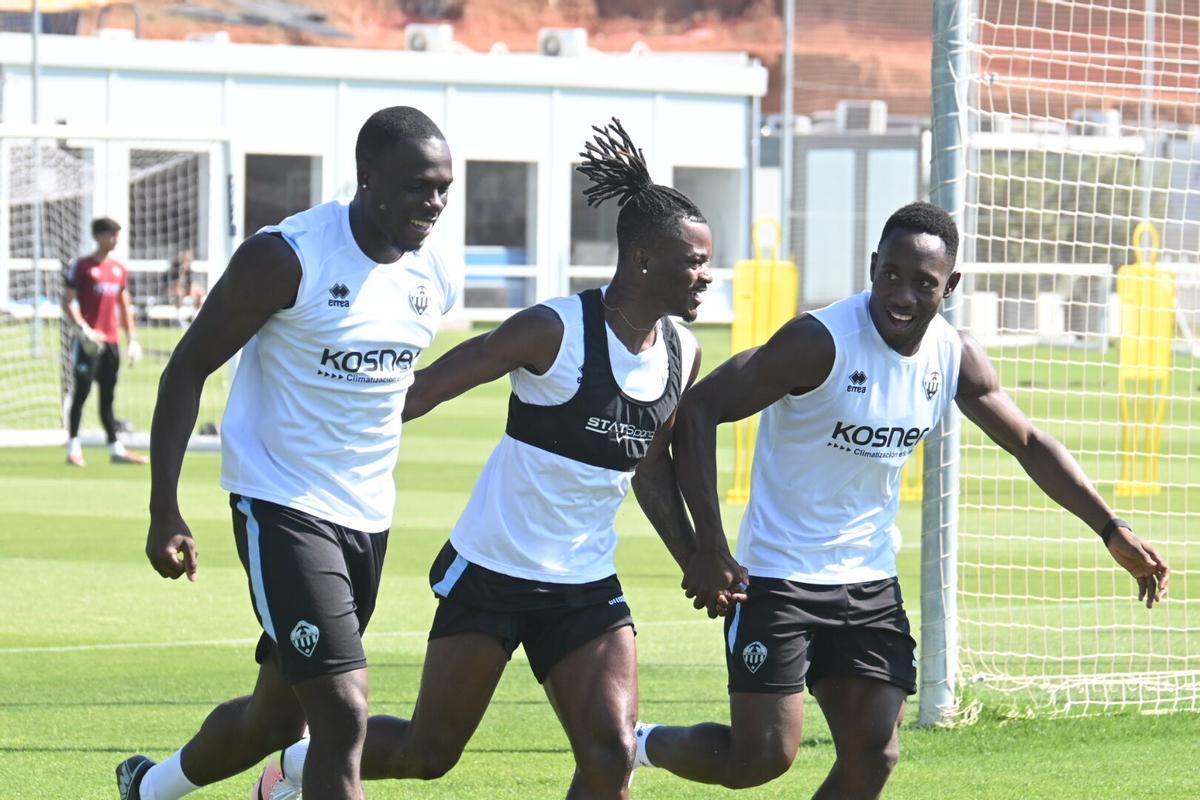 Entrenamiento de los 'orelluts', en la Ciudad Deportiva Globeenergy, antes del Castellón-Eibar