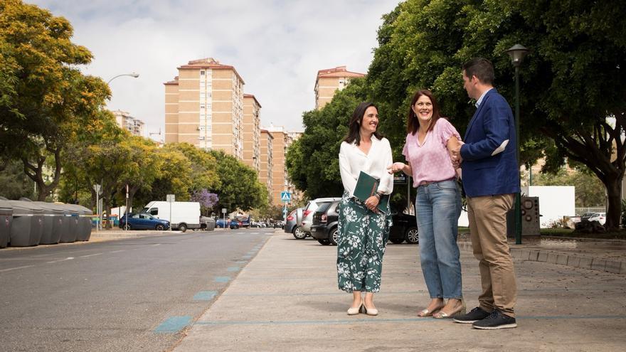 La candidata de CS a la Alcaldía de Málaga, Noelia Losada, acompañada por el número 2 de la lista, Alejandro Carballo, presentan propuestas para el Distrito de Carretera de Cádiz