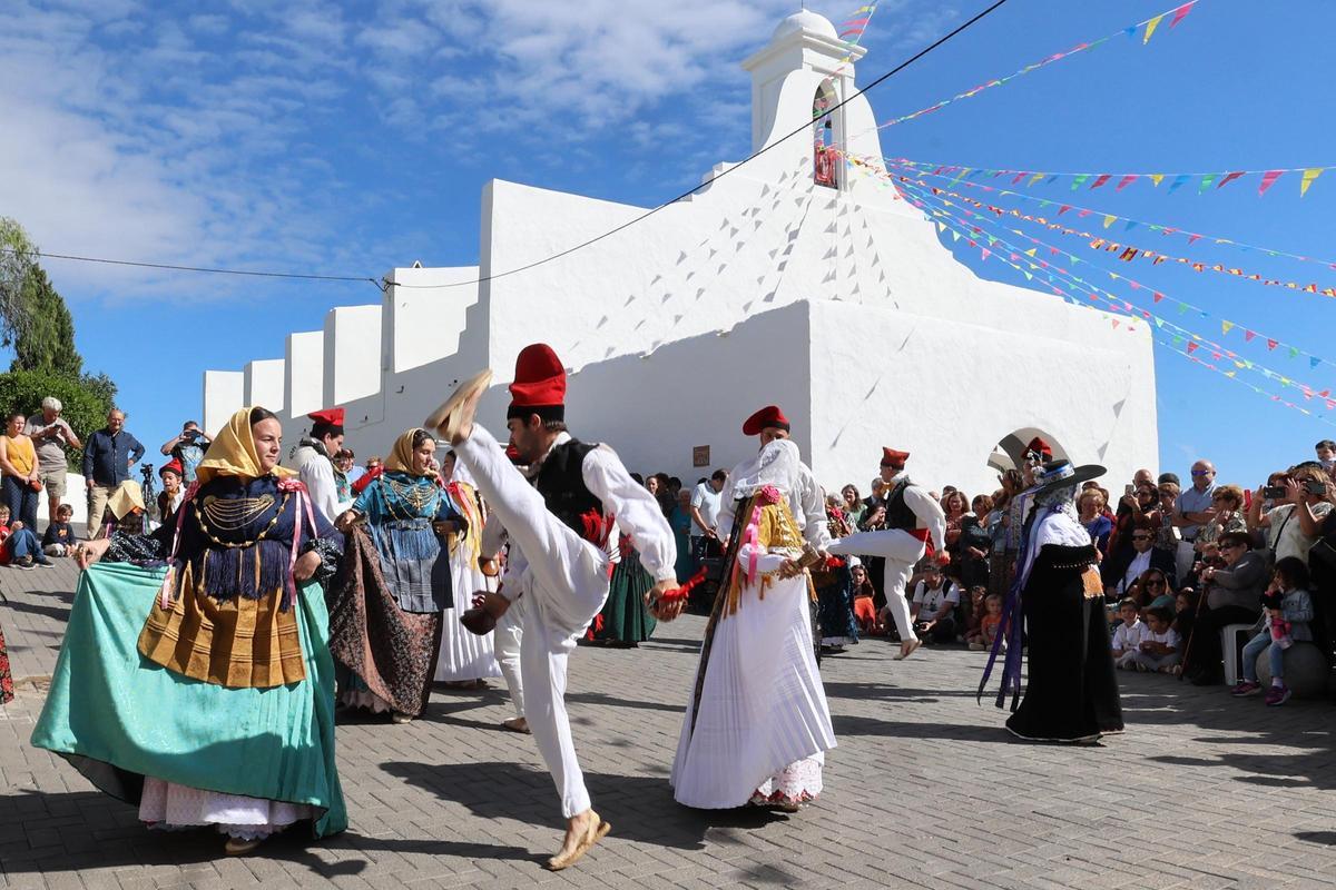 Todas las fotos de las fiestas patronales de Sant Rafel Todas las fotos de las fiestas patronales de Sant Rafel