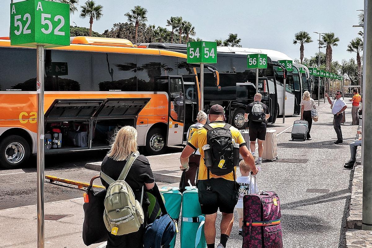Aparcamiento del aeropuerto de Tenerife Sur