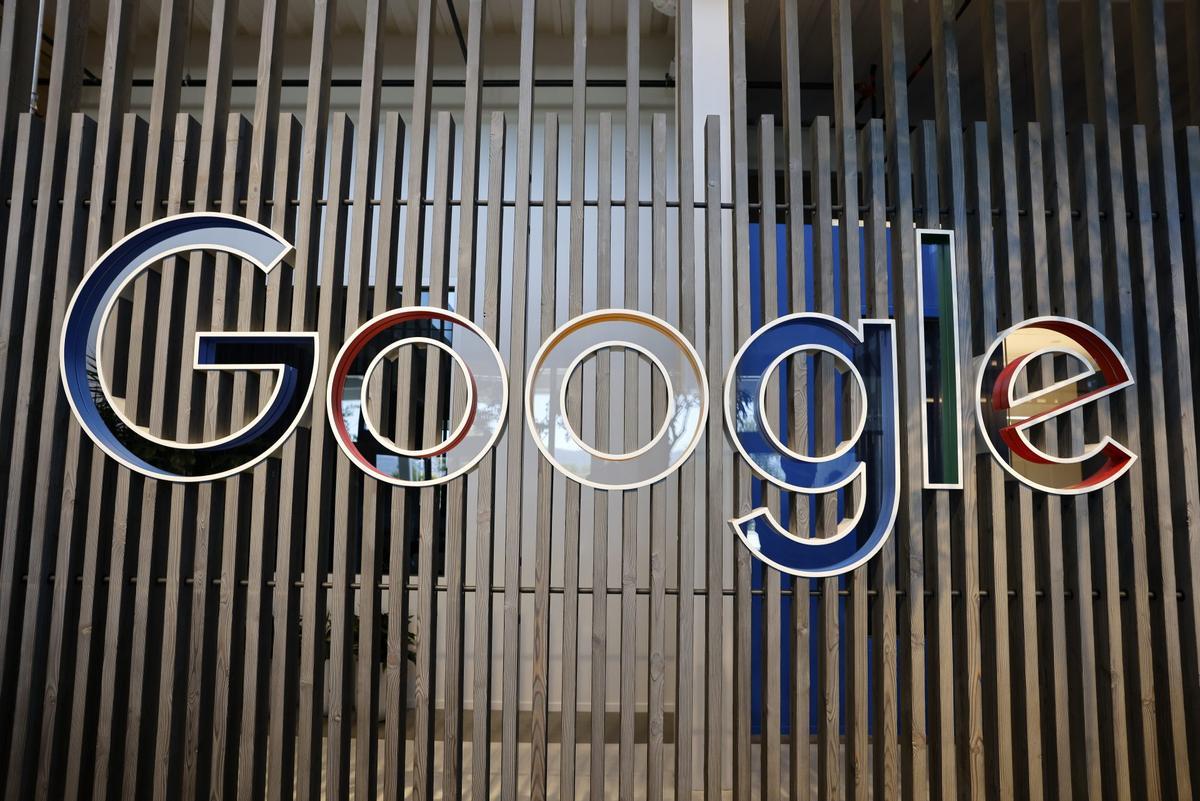 Imagen de archivo del logo de Google en la sede de Mountain View, California, Estados Unidos.