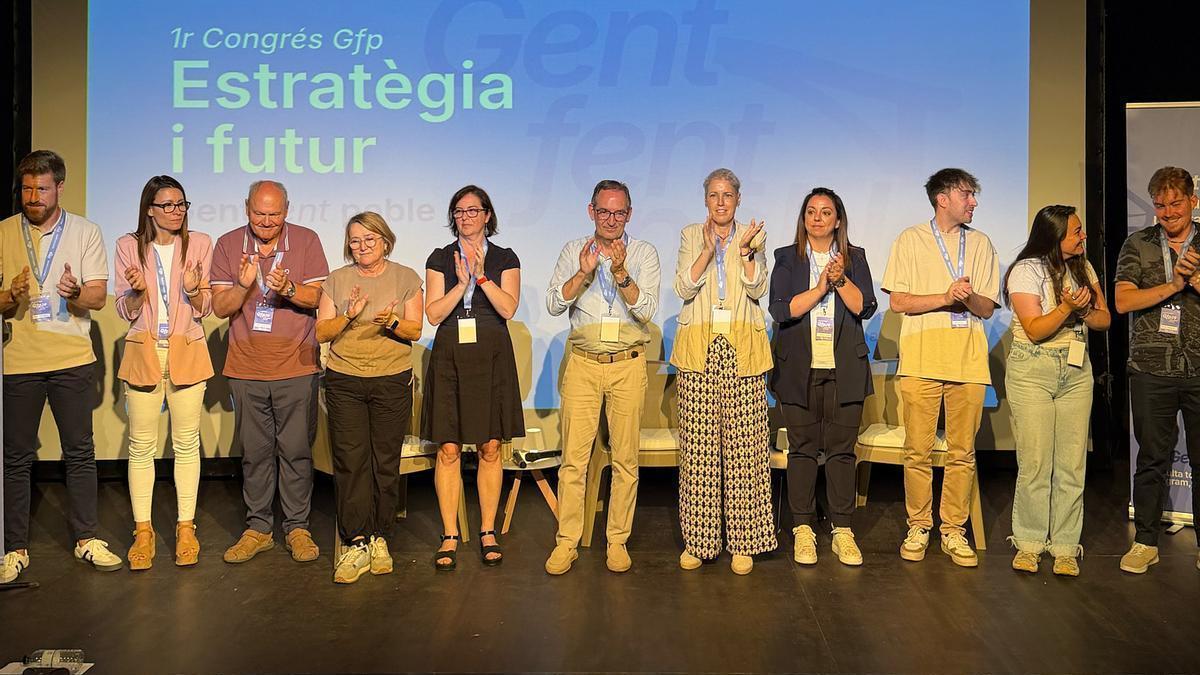 Equip present en el congrés de Gent fent Poble