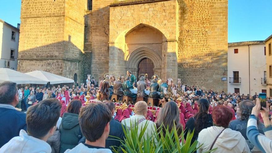 Plasencia se vuelca en su Semana Santa: procesiones llenas de público y estrenos destacados