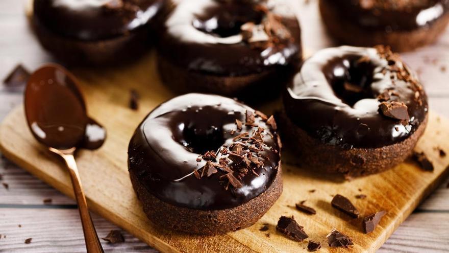 Donuts de chocolate sin azúcar y sin gluten: la receta que estabas esperando