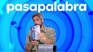 El gracioso desliz de Roberto Leal durante la emisión de 'Pasapalabra': "Ah, que la había metido aquí"