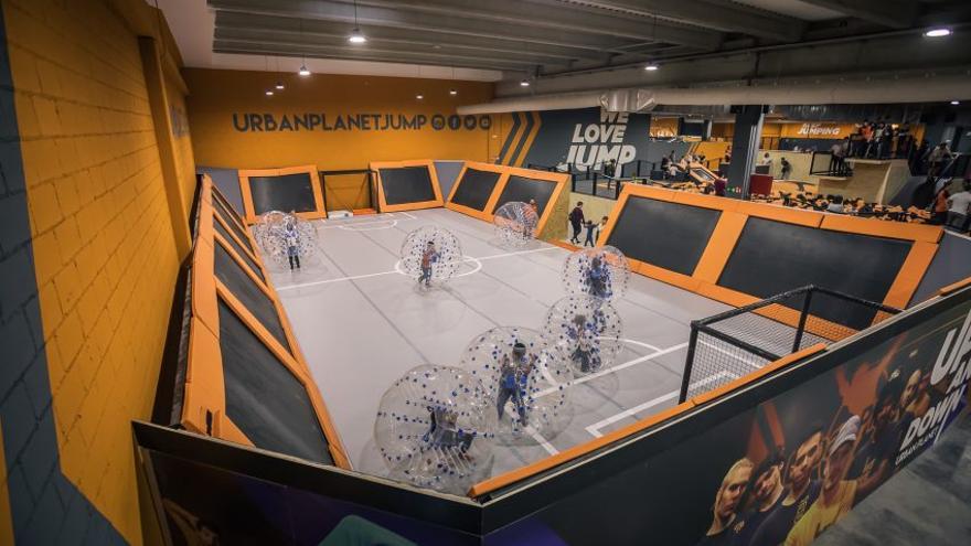 Urban Planet Oleiros cuenta con 3.300 m2 de diversión indoor y totalmente segura.