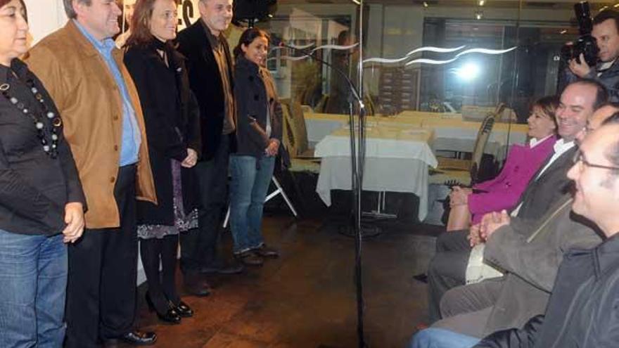 Destacados representantes do BNG no Morrazo, durante un acto recente en Moaña.