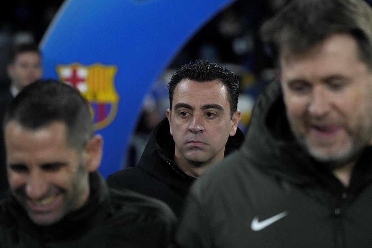 Xavi Hernández ante el Napoli