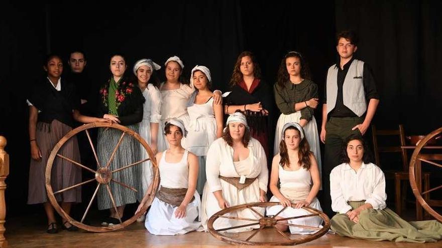 Los integrantes de la compañía teatral que representan &#039;Yerma&#039;.