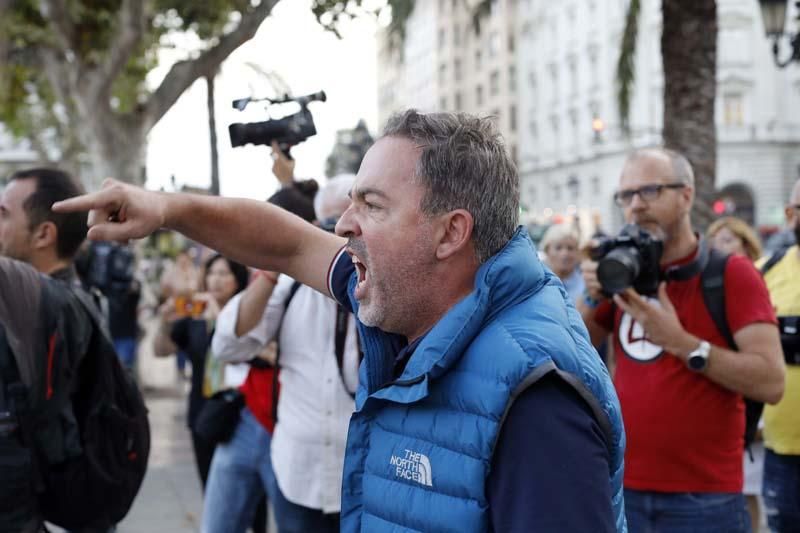 Concentración en València contra la sentencia del 'procés'