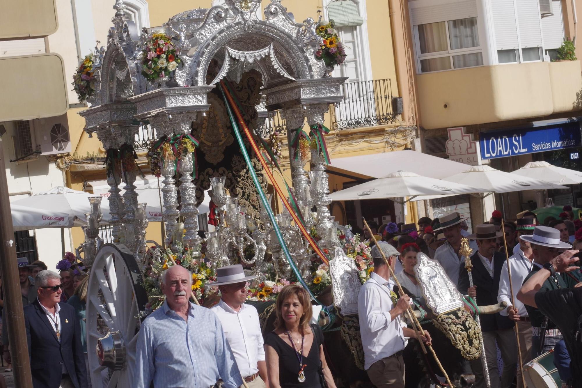 La hermandad de La Caleta inicia el Camino hasta el Rocío