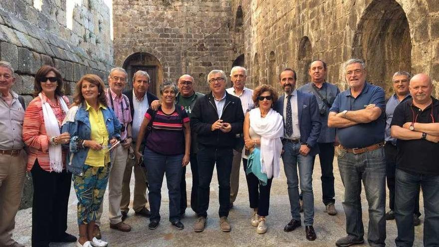 Recepción por el diputado de Turismo, José Luis Prieto, y el alcalde de Puebla, José Fernández.