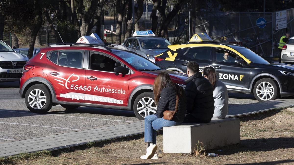 48.000 alumnes esperen per treure’sel carnet de conduir a Catalunya