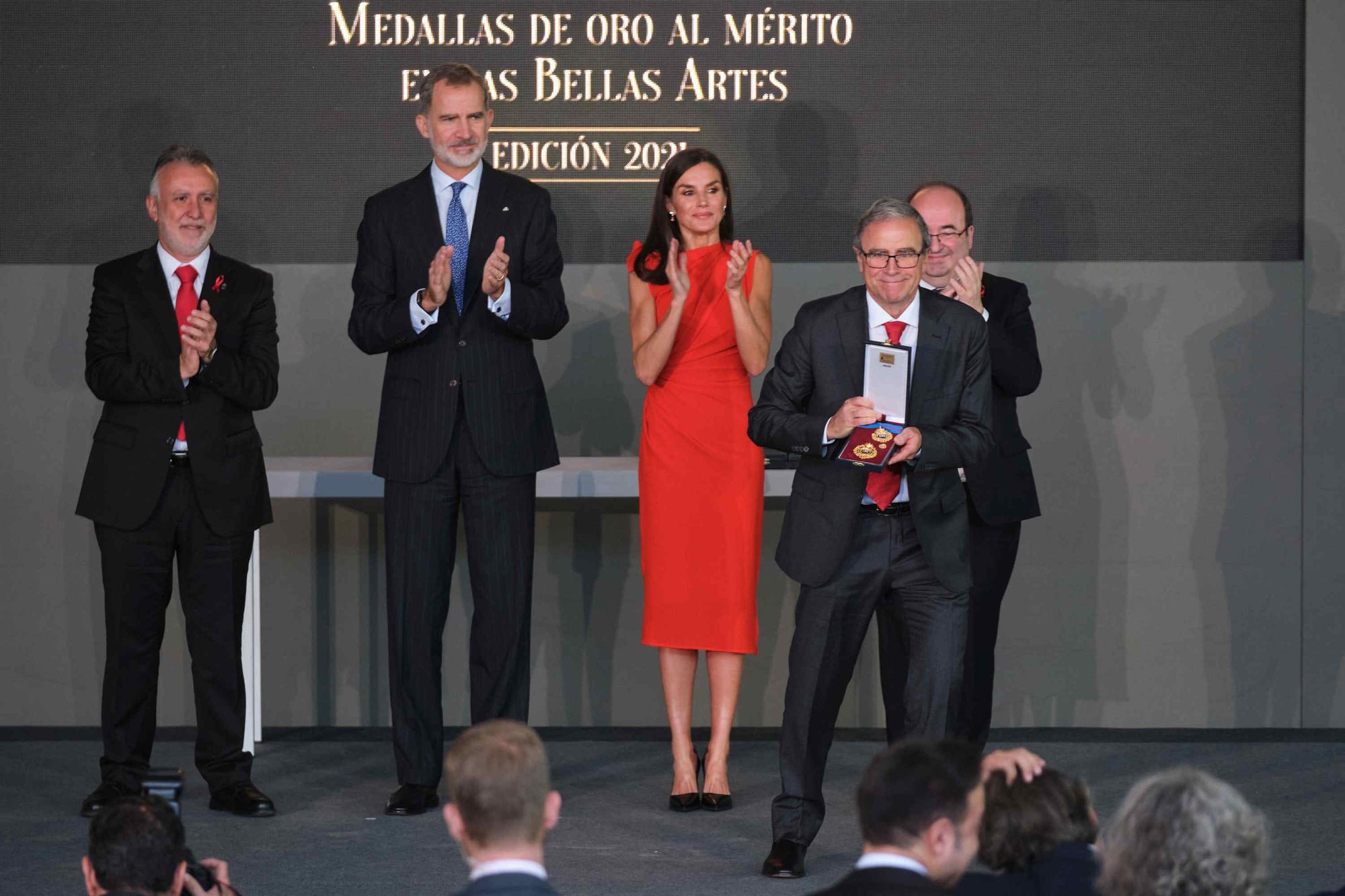 Los Reyes entregan en las Islas las Medallas de Oro al Mérito en las Bellas Artes a 32 personalidades de la cultura