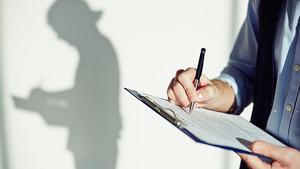 Interponer una denuncia o emitir una querella. ¿Cuáles son las diferencias?