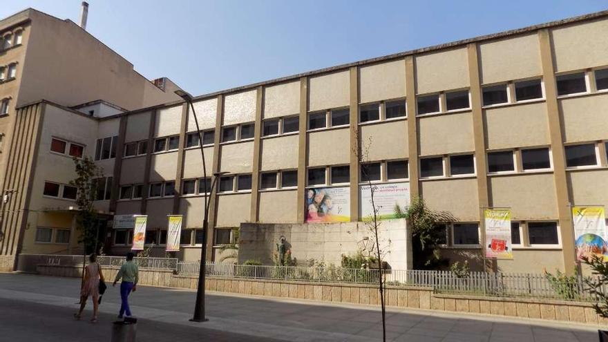 Confinadas una clase de Primaria de las Carmelitas en Cáceres y otra de Infantil en el Claret de Don Benito