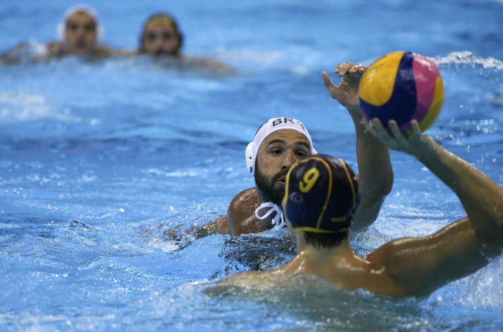 Waterpolo: Imagen del partido entre Brasil y España por el séptimo y octavo puesto.