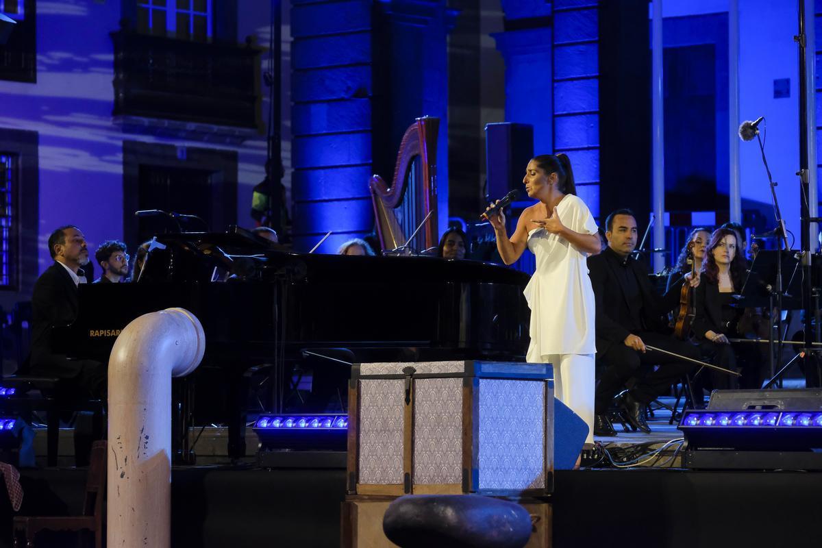 La Orquesta Sinfónica de Las Palmas interpretó un concierto de tango sinfónico para dar el broche final a la noche.