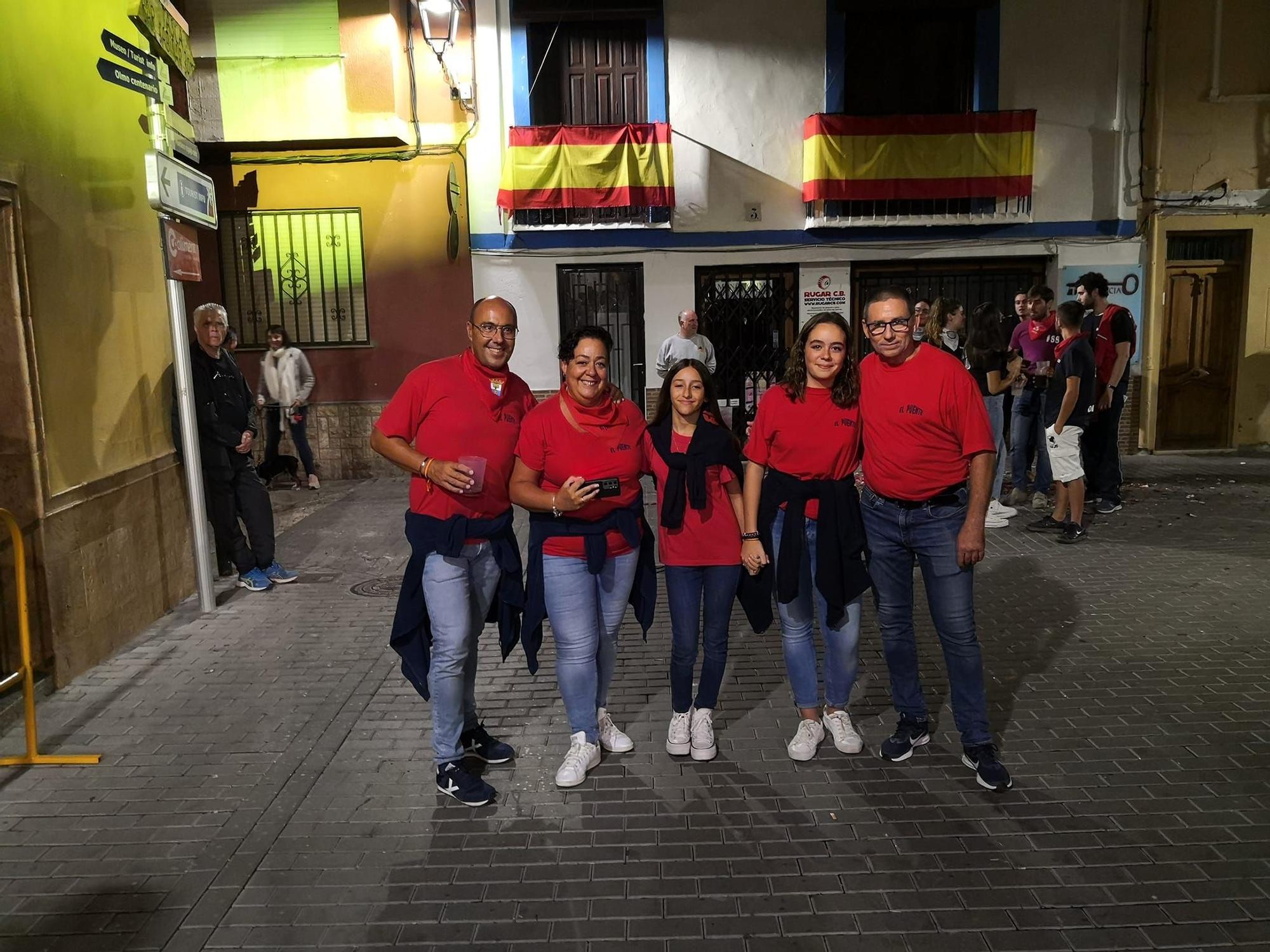 El chupinazo abre la fiesta taurina en Navajas